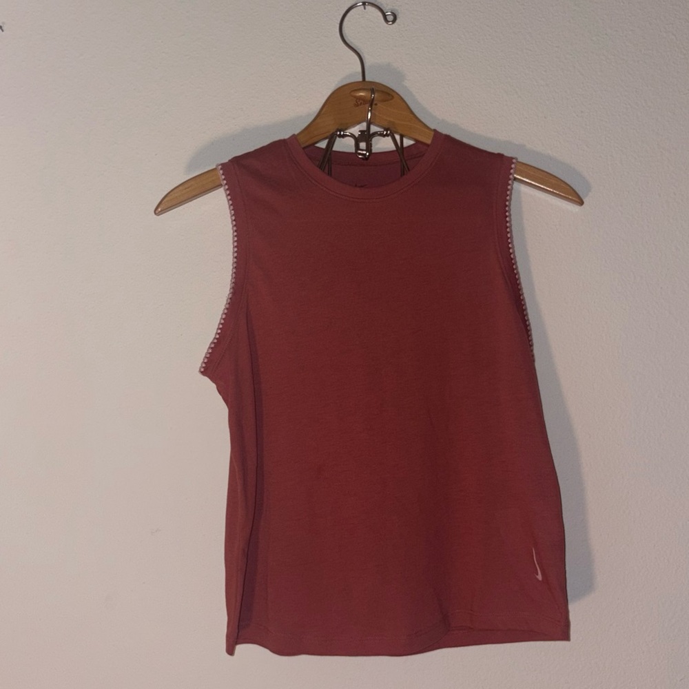 Nike Women's Muscle Tee - pink